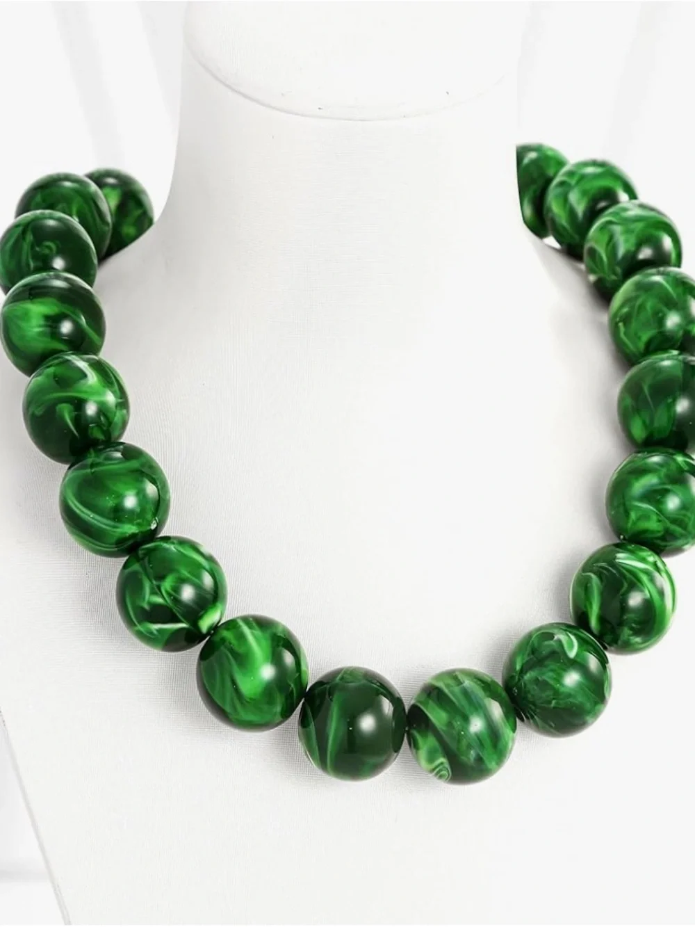 Green Beaded Marbled Necklace - Picture 5 of 8